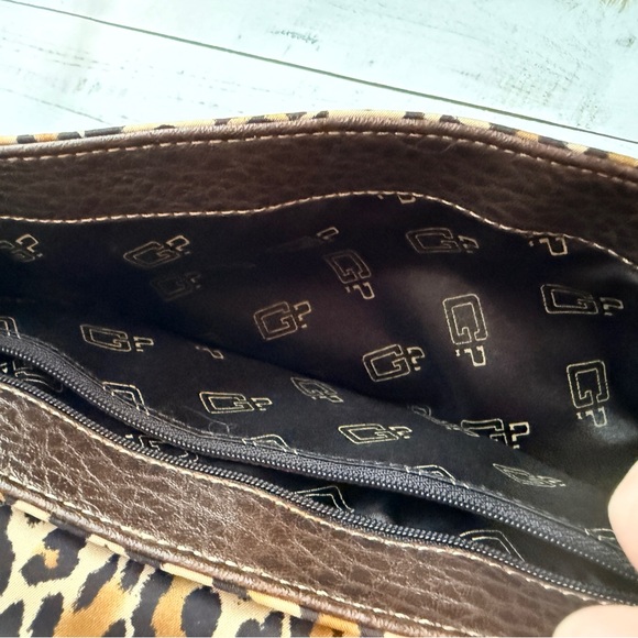 Guess | Vintage Y2K Leopard Print Shoulder Bag - Picture 7 of 16